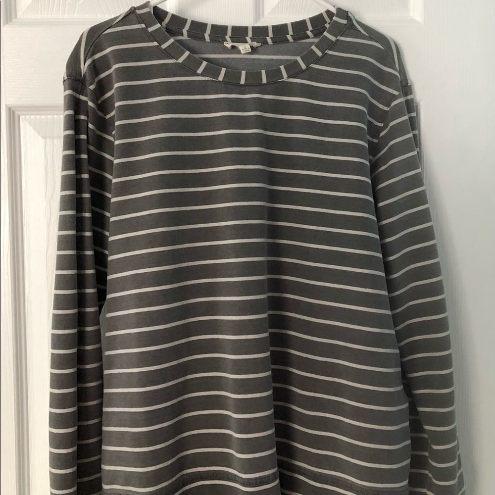 Grey and White Long Sleeve Top